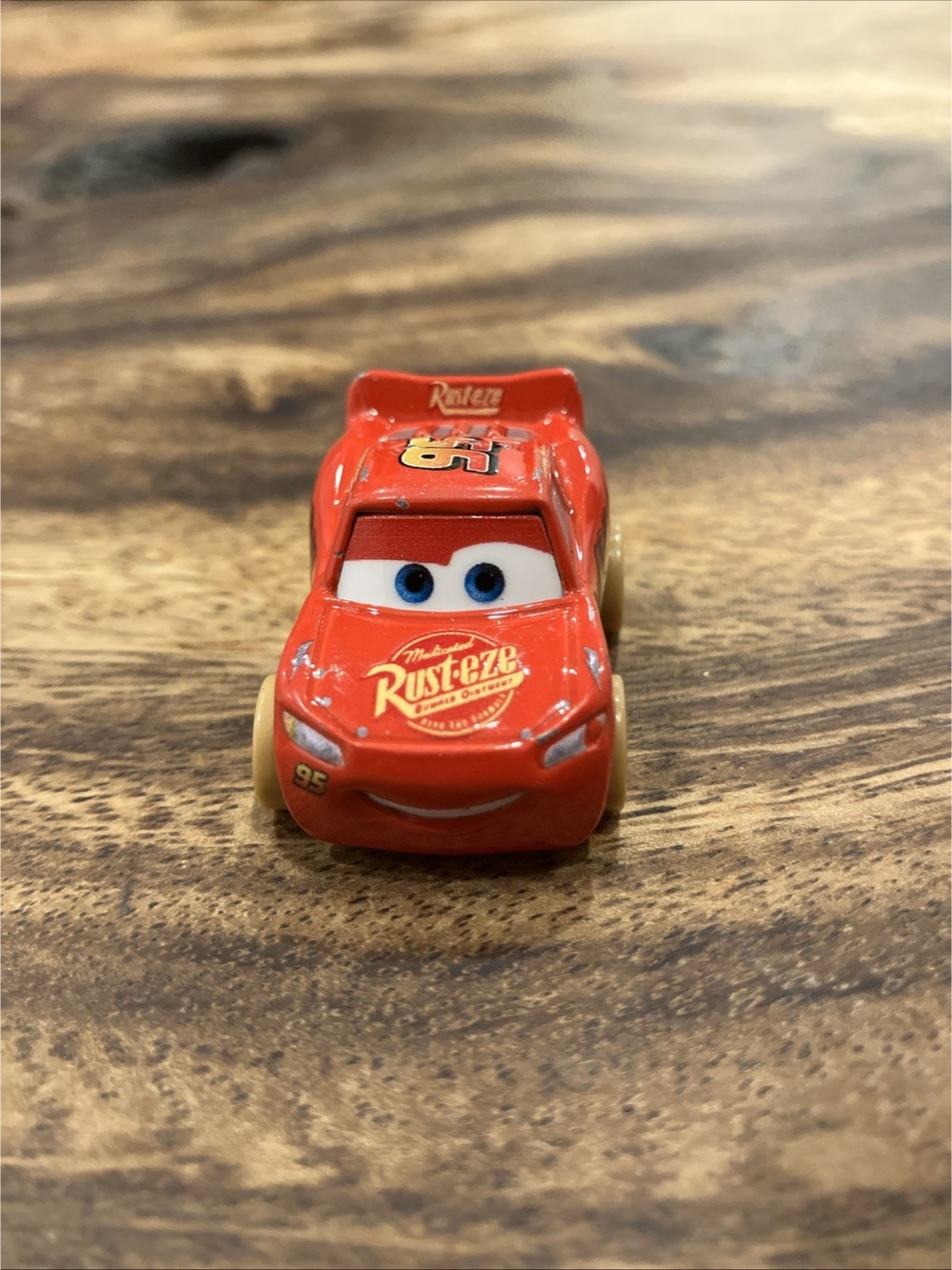 Disney Pixar Cars Muddy Lightning McQueen Mini Racers - Picture 2 of 7